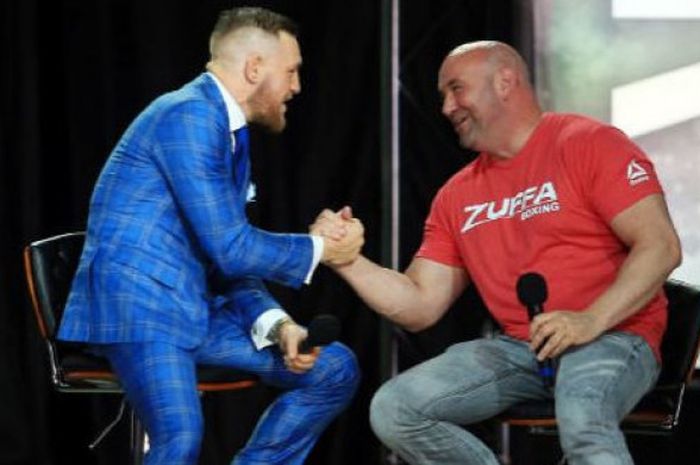   Conor McGregor (kiri) dan Dana White (kanan).   