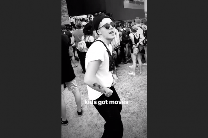 Instastory Meredith Mickelson yang mengabadikan momen Brooklyn saat menikmati acara di Festival Coachella