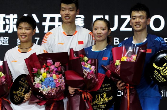 Zheng Siwei/Huang Yaqiong (China) memenangi Fuzhou China Open 2018 pada Minggu (11/11/2018) setelah menang atas sang kompatriot Wang Yilyu/Huang Dongping di Haixia Olympic Sports Center, Fuzhou.