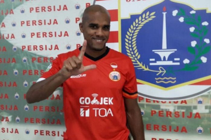 Reinaldo da Costa resmi menjadi penyerang Persija Jakarta setelah direkrut dari PSM Makassar. 