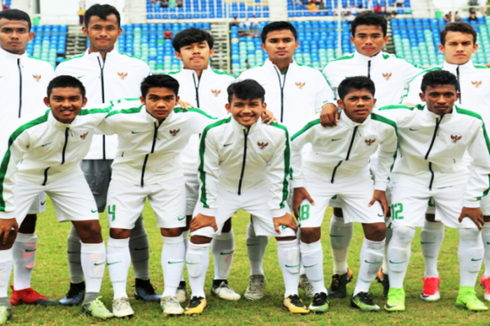 Skuat Timnas U-19 Indonesia versus Myanmar dalam perebutan peringkat ketiga Piala AFF U-18, Minggu (17/9/2017), di Yangon, Myanmar.