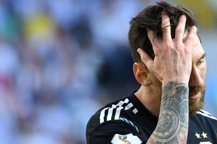  Ekspresi megabintang Argentina, Lionel Messi, seusai laga Grup D Piala Dunia 2018 kontra Islandia di Spartak Stadium, Moskow, Rusia pada 16 Juni 2018. 