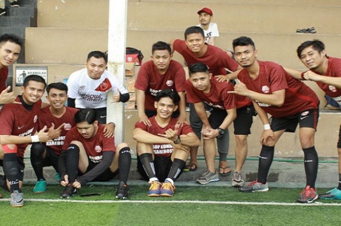 Skuat Supporter PSM Jabodetabek.