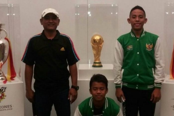 Dua pesepakbola muda Indonesia, Syukran Arabia Samual dan Andrian Rusdianto, bakal menimba ilmu bersama klub Segunda B alias kasta ketiga liga Spanyol,CDA Navalcarnero.