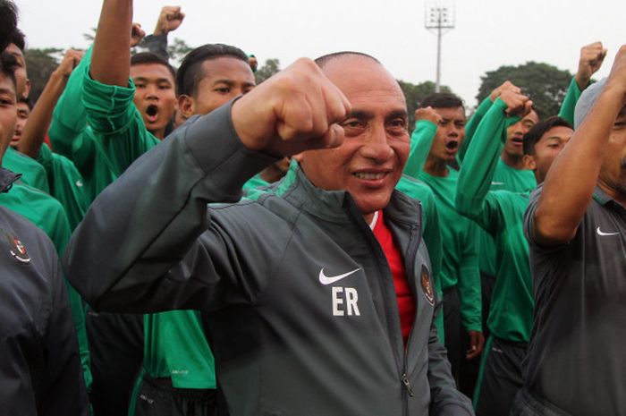 Ketua Umum PSSI, Edy Rahmayadi, nonton bareng dan melepas Timnas Indonesia U-16, yang mengikuti kualifikasi piala AFC U-16, 2017 di Thailand. Rabu (13/9/2017) di Stadion Atang Sutresna, Cijantung, Jakarta.