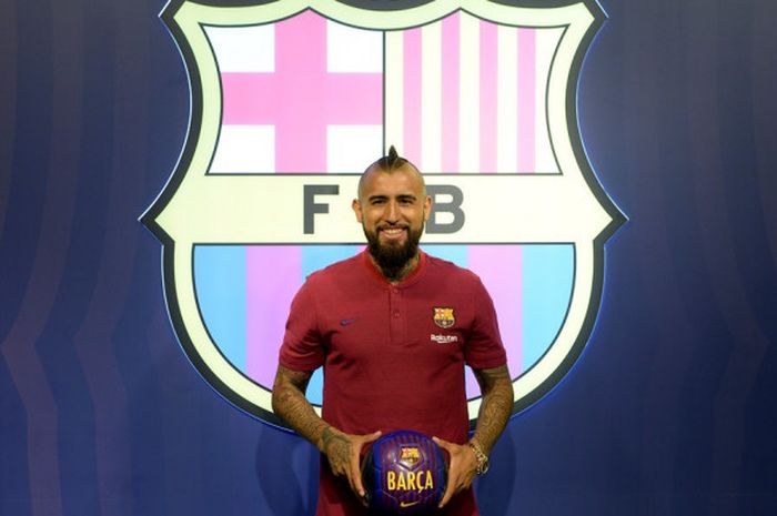 Arturo Vidal diperkenalkan sebagai pemain baru FC Barcelona, Minggu (5/8/2018)