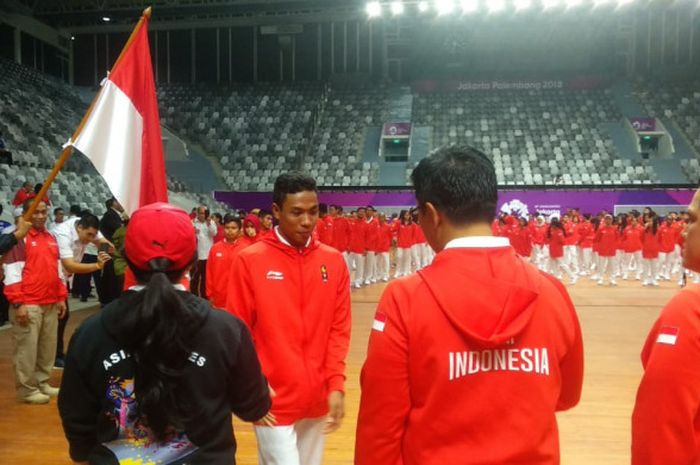 Lalu Muhammad Zohri seusai melakukan penciuman bendera di Istora Senayan, Jakarta, Minggu (5/8/2018).