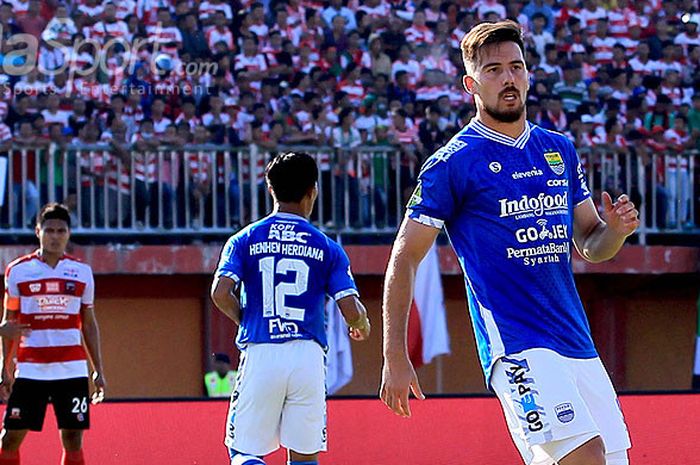  Striker Persib Bandung, Jonatan Jesus Bauman, saat tampil melawan Madura United pada pekan ketujuh Liga 1 2018 di Stadion Gelora Ratu Pamellingan Pamekasan, Jawa Timur, Jumat (04/05/2018) sore. 