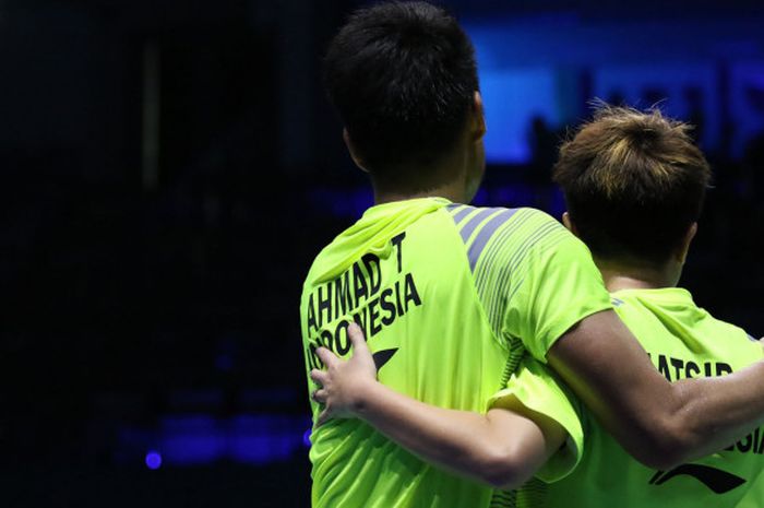 Tontowi Ahmad/Lliyana Natsir merayakan keberhasilan mereka lolos ke babak semifinal BWF Superseries Finals 2017 di Dubai, Abu Dhabi (14/12/2017), setelah memenangi dua pertandingan awal.