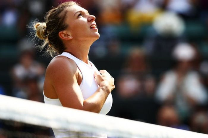 Simona Halep saat tampil di ajang Wimbledon 2018.