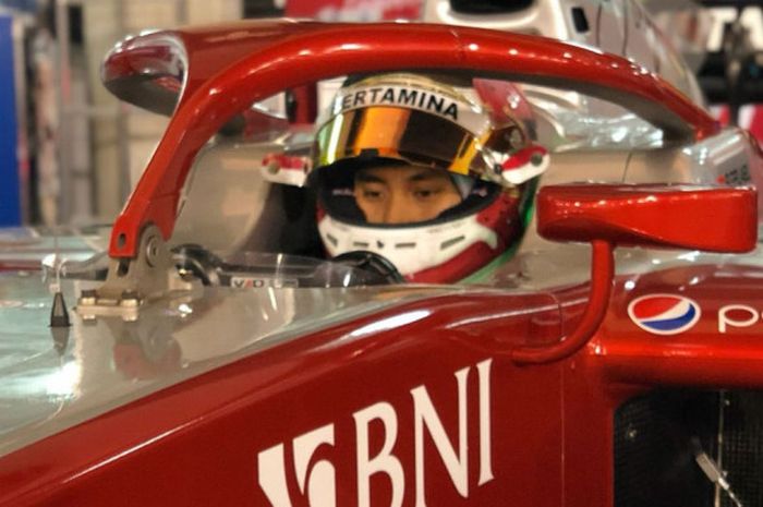 Pebalap FIA Formula 2 asal Indonesia, Sean Gelael.