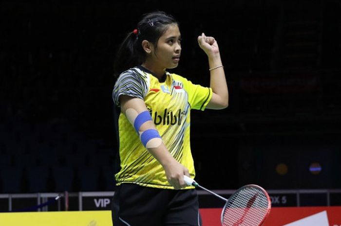 Pebulu tangkis tunggal putri Indonesia, Gregoria Mariska, melakukan selebrasi setelah memenangi laga atas Nitchaon Jindapol (Thailand), 21-10, 22-20 pada perempat final Piala Uber 2018 di Impact Arena, Bangkok, Thailand, Kamis (24/5/2018).