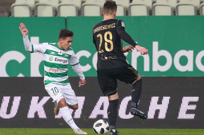 Egy Maulana Vikri saat melakoni debut resmi bersama Lechia Gdansk di Liga Polandia, Sabtu (22/12/201