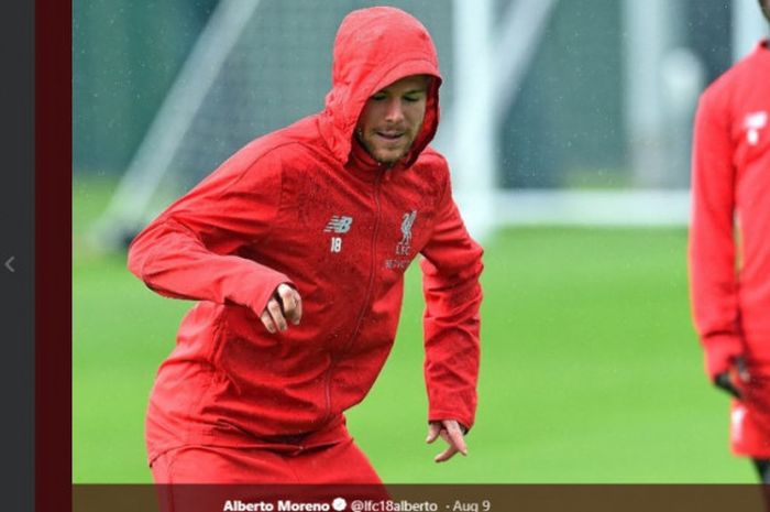 Alberto Moreno saat menjalani latihan bersama Liverpool 