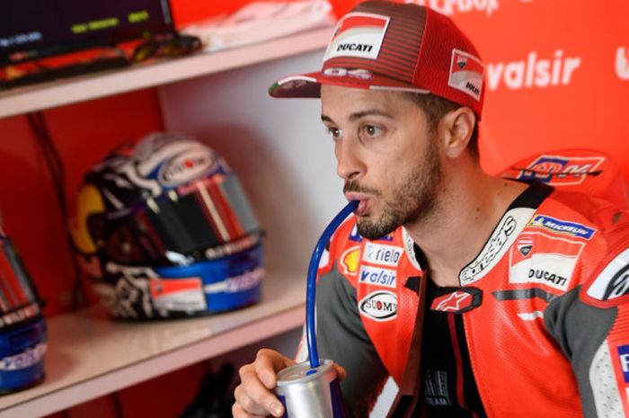  Pebalap Ducati, Andrea Dovizioso, saat tes pramusim Thailand, Minggu (18/2/2018). 