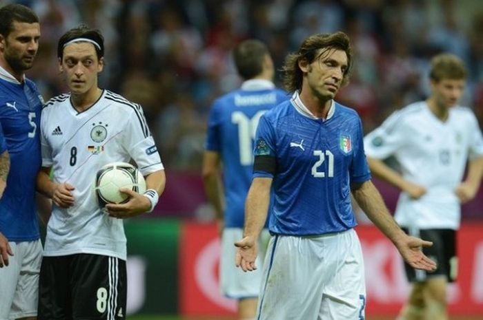 Ekspresi gelandang tim nasional Italia, Andrea Pirlo, dalam pertandingan semifinal Piala Eropa 2012 menghadapi Jerman Stadion National, Warsawa, Polandia, pada 28 Juni 2012.