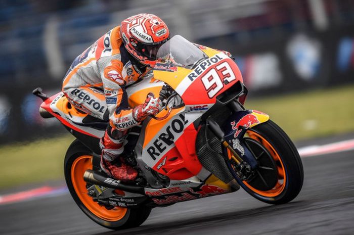 Aksi pebalap tim Repsol Honda, Marc Marquez, pada sebuah sesi MotoGP Argentina 2018 yang digelar pada Sabtu (7/4/2018).