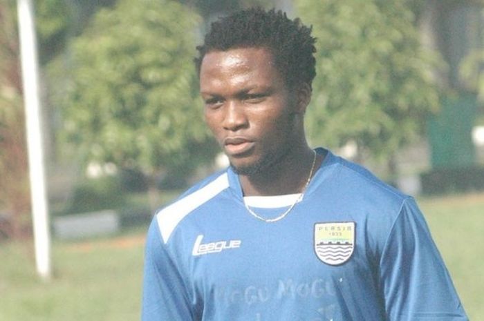 Ibrahim Conteh saat berlatih bersama Persib.