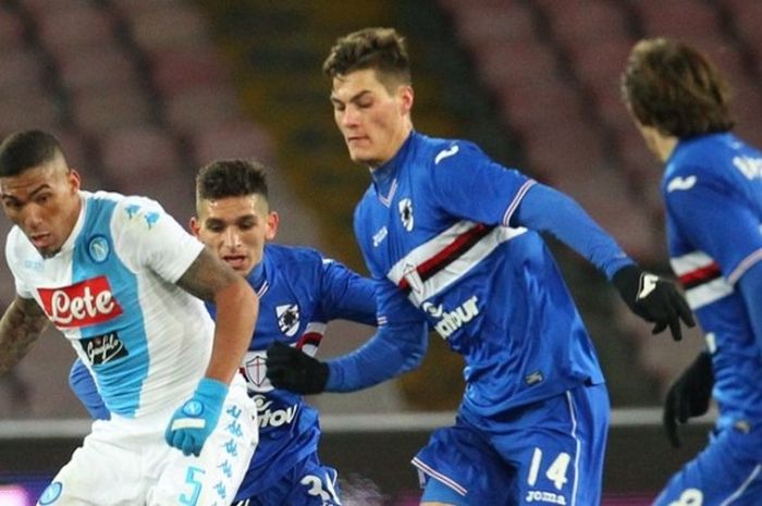 Striker Sampdoria, Patrik Schick (14), melakoni duel kontra Napoli pada lanjutan Liga Italia di Stadion San Paolo, 7 Januari 2017.