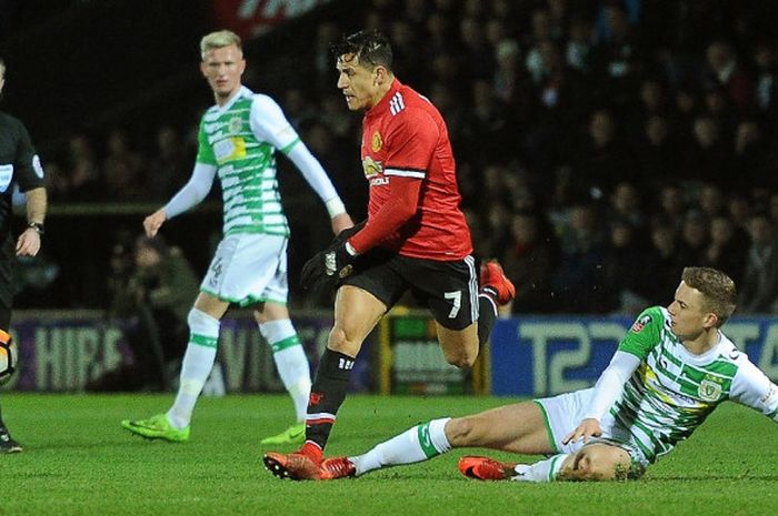 Alexis Sanchez melakoni laga debut bersama Manchester United di pertandingan babak keempat Piala FA di Stadion  Huish Park, Jumat (26/1/2018) waktu setempat.