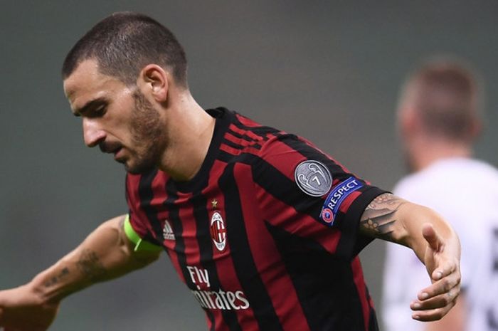 Reaksi kapten AC Milan, Leonardo Bonucci, dalam laga Grup D Liga Europa kontra AEK Athens di Stadion San Siro, Milan, Italia, pada 19 Oktober 2017.