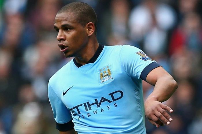 Fernando Reges saat berkostum Manchester City