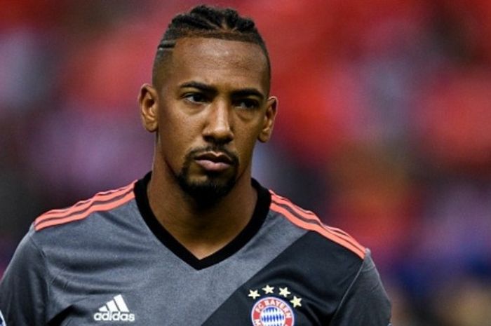 Bek Bayern Muenchen, Jerome Boateng, tampil dalam laga Liga Champion kontra Atletico Madrid di Vicente Calderon Stadium, Madrid, pada 28 September 2016.