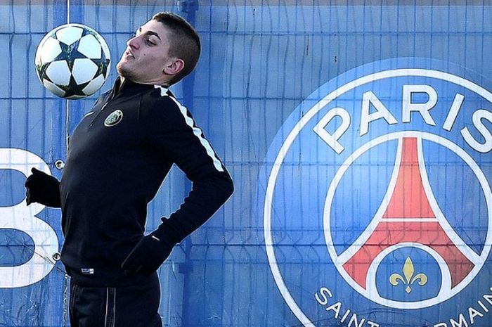 Gelandang Paris Saint-Germain, Marco Verratti, saat berlatih di Saint-Germain-en-Laye pada 5 Desember 2016, menjelang laga lanjutan Liga Champions 2016-2017 melawan PFC Ludogorets Razgrad.