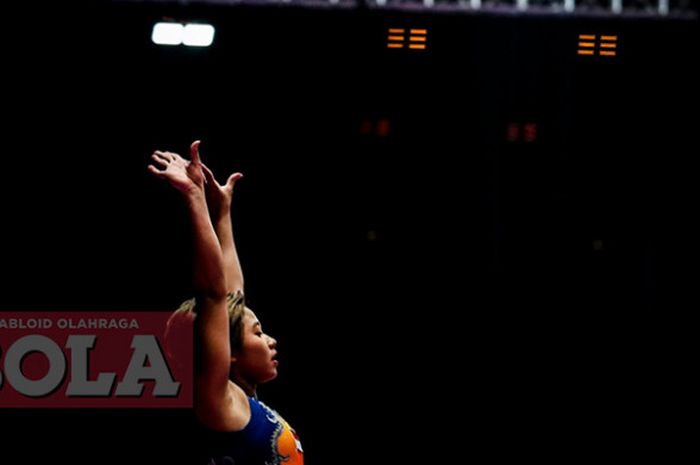 Pesenam putri andalan Indonesia, Rifda Irfanaluthfi saat tampil pada laga final individual senam art