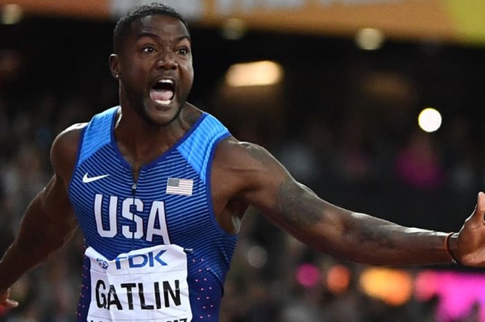 Sprinter Amerika Serikat (AS), Justin Gatlin, bereaksi setelah memenangi lomba lari nomor 100 meter putra pada Kejuaraan Dunia Atletik yang berlangsung di London Stadium, London, Inggris, Sabtu (5/8/2017).