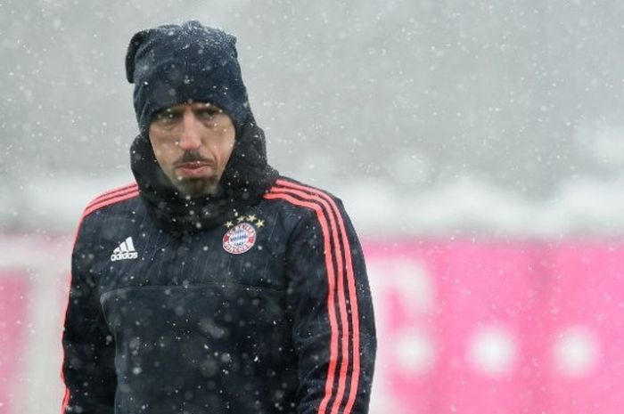  Gelandang Bayern Muenchen, Franck Ribery, di tengah sesi latihan jelang pertandingan leg 2 babak 16 Besar Liga Champions melawan Juventus di Allianz Arena, Rabu (16/3/2016).  