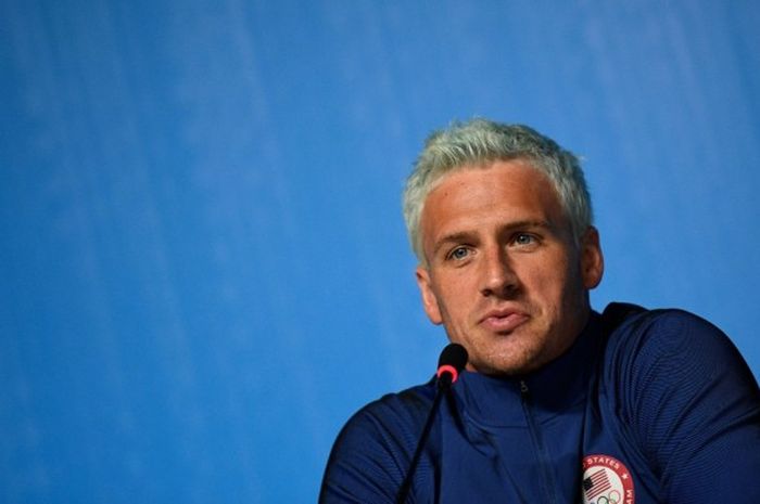 Perenang Amerika Serikat, Ryan Lochte, saat mengikuti konferensi pers jelang perlombaan renang pada Olimpiade Rio 2016 di Olympic Aquatic Stadium, Rio de Janeiro, Brasil.