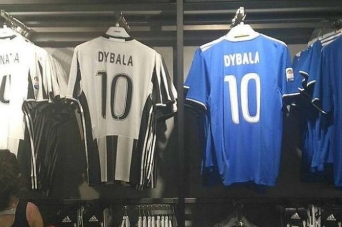 Paulo Dybala menggantikan Paul Pogba untuk mengenakan nomor punggung 10 di Juventus.