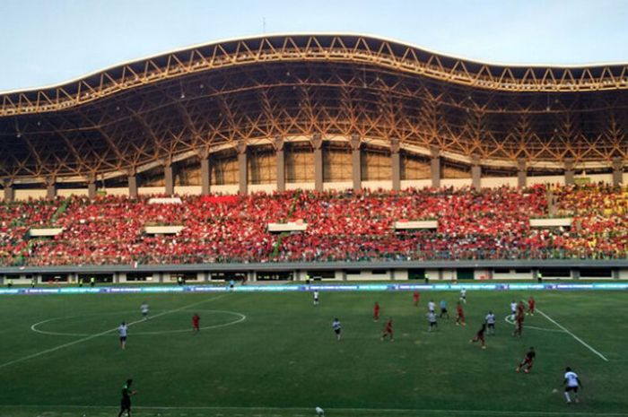 Pertandingan persahabatan antara Indonesia vs Fiji di Stadion Patriot Bekasi, Sabtu (2/9/2017)