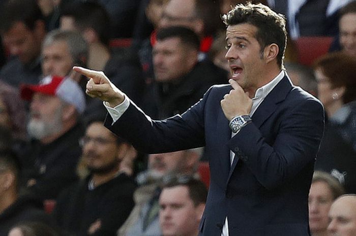 Ekspresi manajer Everton, Marco Silva, saat memberikan instruksi kepada para pemainnya dalam laga Liga Inggris 2018-2019 menghadapi Arsenal di Stadion Emirates, London, Inggris, pada Minggu (23/9/2018).