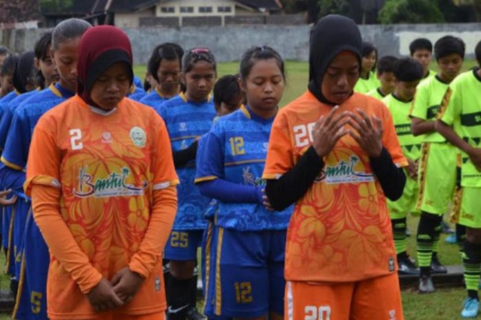 Asosiasi Provinsi PSSI DI Yogyakarta bersama dengan Kaukus Anak Gawang (KAK) menggelar Kartini Cup 2018 yang digelar di Yogyakarta.