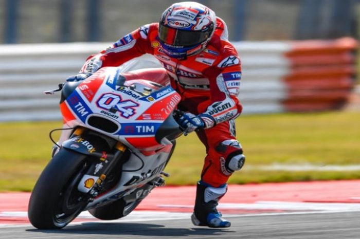 Andrea Dovizioso akan berjuang mempertahankan posisi puncak klasemen juara dunia pebalap MotoGP pada seri San Marino yang digelar Minggu (10/9/2017).