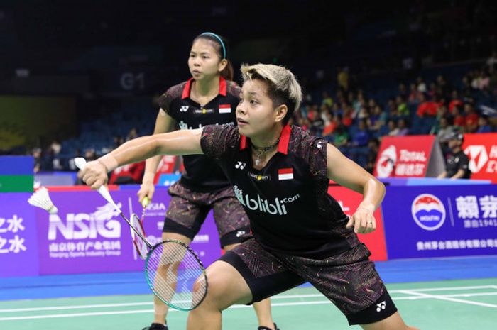 Greysia Polii/Apriyani Rahayu saat menjalani pertandingan melawan Ng Wing Yung/Yuen Sin Ying (Hong Kong)  pada babak kedua Kejuaraan Dunia 2018 yang berlangsung di Nanjing Olympic Sports Centre, Nanjing, China, Rabu (1/8/2018).