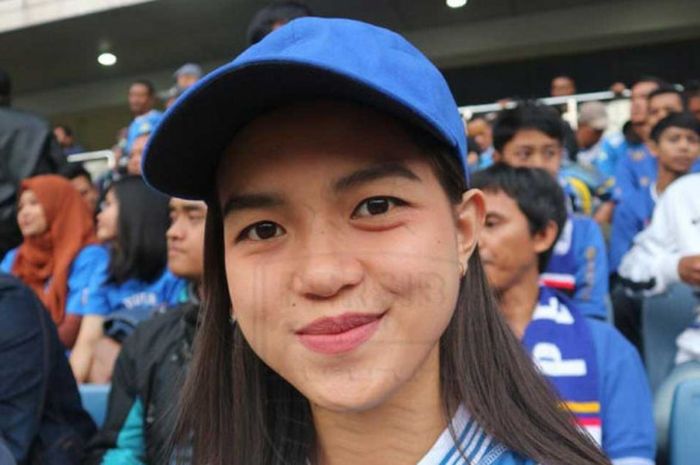 Pendukung persib bandung wanita, bobotoh geulis, Alline Marlince Sampouw.