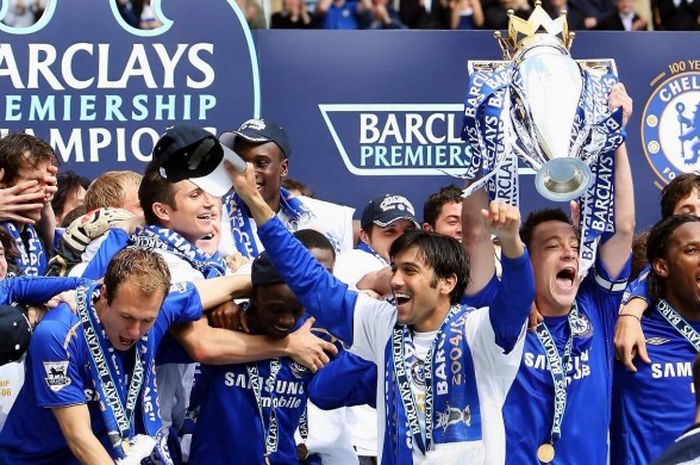 Selebrasi Chelsea saat menjuarai Premier League, 29 April 2006.