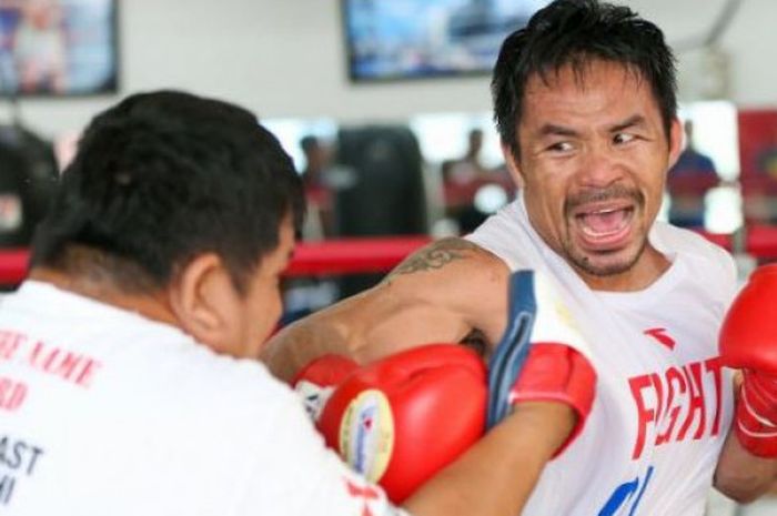 Petinju berkebangsaan Filipina, Manny Pacquiao, tengah berlatih mempersiapkan diri menjelang pertarungan melawan Lucas Matthysse (Argentina). 