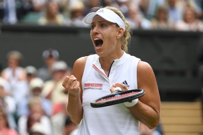 Angelique Kerber (Jerman) saat tampil pada partai final sektor tunggal putri Wimbledon 2018 yang digelar pada Sabtu (14/7/2018).