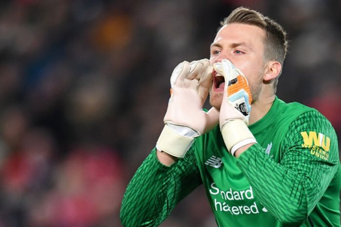 Reaksi kiper Liverpool FC, Simon Mignolet, dalam laga Liga Inggris kontra Chelsea di Stadion Anfield, Liverpool, pada 25 November 2017.