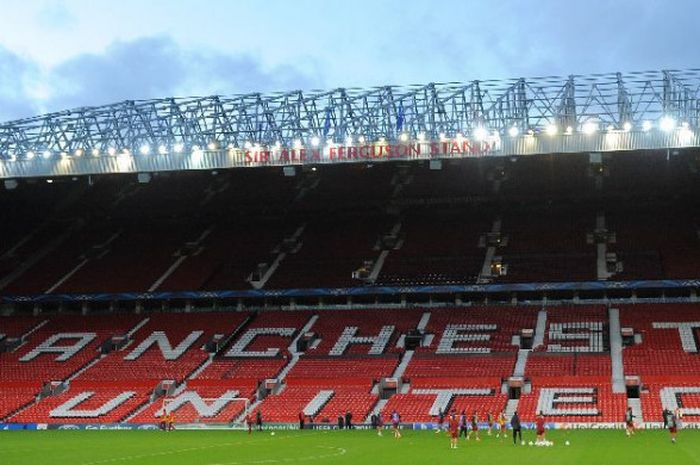 Tribune Sir Alex Ferguson di Stadion Old Trafford.