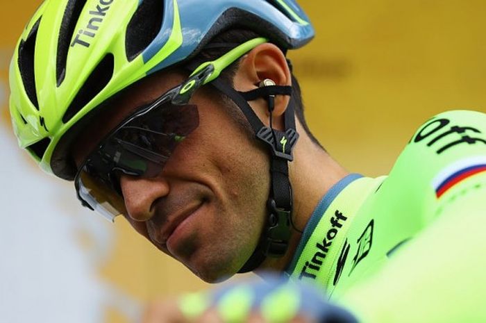 Pebalap sepeda asal Spanyol, Alberto Contador, pada etape pertama Tour de France 2016, dimulai dari Le Mont Saint Michel di Prancis, 2 Juli 2016. Etape itu berakhir di Sainte Marie du Mont dengan jarak 188 km.