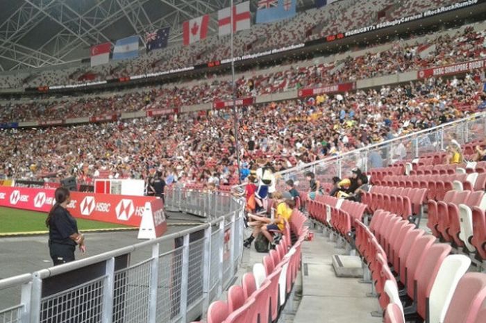  Bagian dalam Stadion Nasional Singapura. 