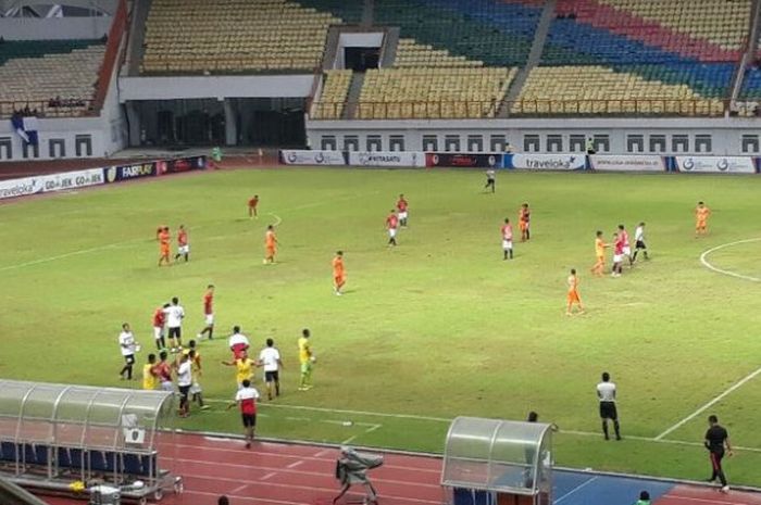 Selebrasi pemain Bali United U-19 usai mengalahkan Borneo FC U-19 dalam perebutan peringkat ketiga Liga 1 U-19 di Stadion Wibawa Mukti, Cikarang, Selasa (7/11/2017)