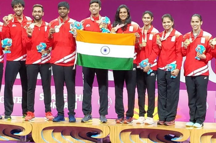     Tim bulu tangkis India yang menjuarai bulu tangkis beregu campuran di Commonwealth Games 2018 pada Senin (9/4/2018).    