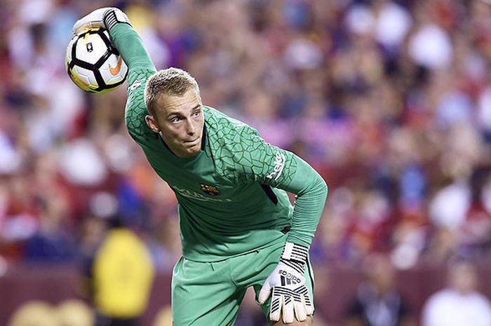 Aksi kiper Barcelona, Jasper Cillessen, saat tampil di ajang International Champions Cup 2017 yang digelar di the FedExField, in Landover, Maryland, AS, 26 Juli 2017.