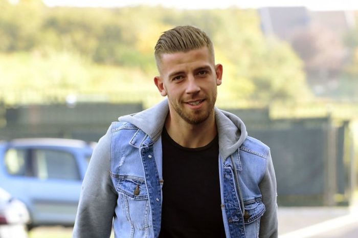 Bek Tottenham Hotspur, Toby Alderweireld.